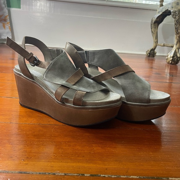Antelope Kaitiyn Gray Metallic Leather Wedge Platform Buckle Sandals - Sz 40 - Picture 4 of 13